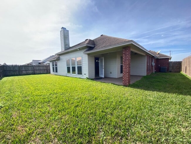 Photo - DON'T MISS THIS INCREDIBLE SOUTHSIDE LEASING OPPORTUNITY!