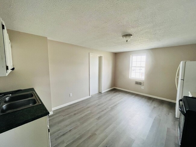 Photo - 321 W Main St Unit C