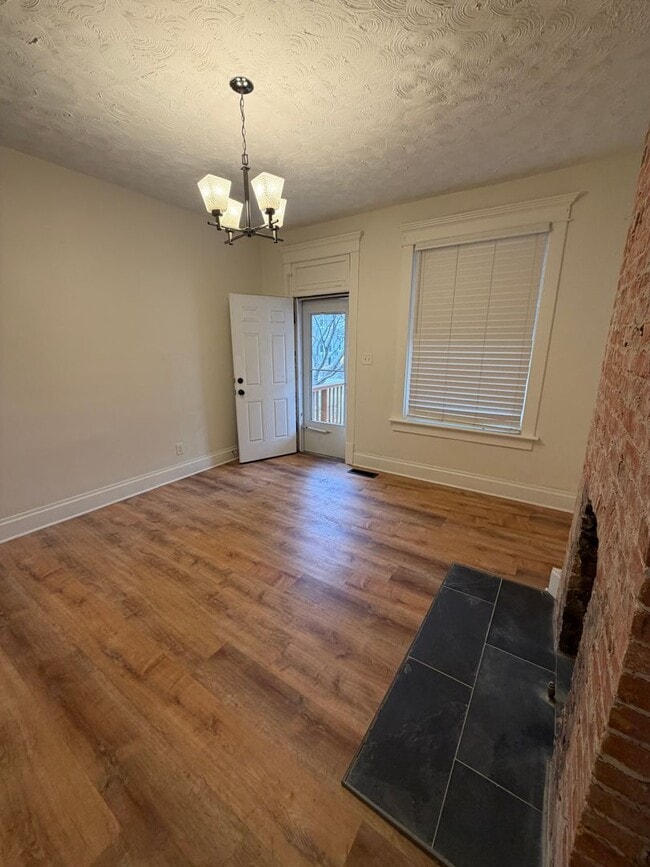 Photo - 441 E Whittier St Unit 1