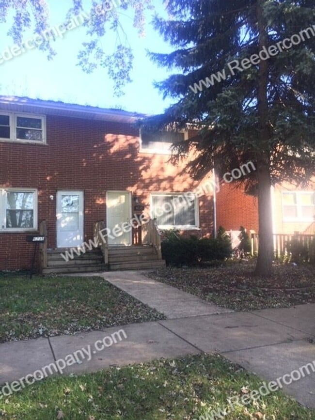 Photo - 2 bedroom townhome, minutes from highway and Morton High School