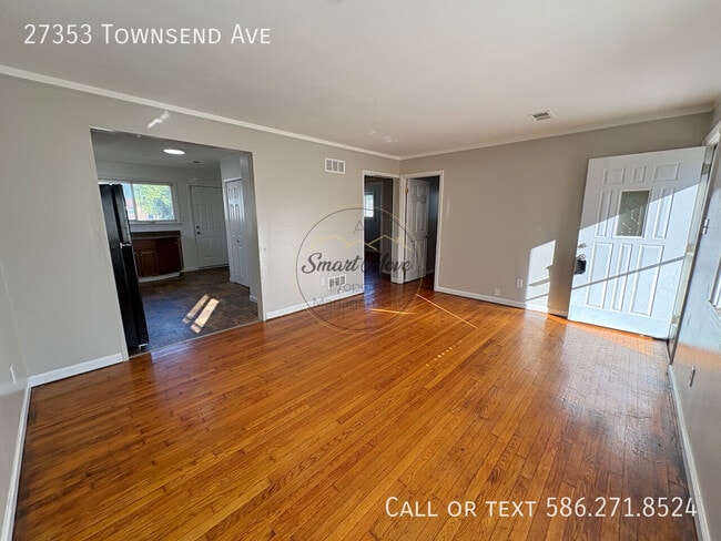 27353 Townsend Ave