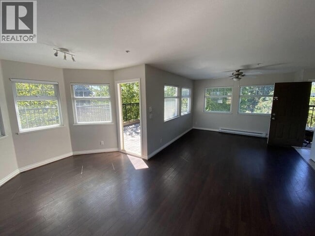 Photo - 12465 Harris Rd Unité Suite