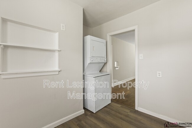 Photo - 541 Sheridan Dr