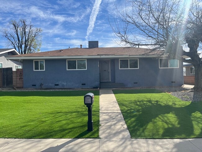 Building Photo - 2709 Cardinal Ave Unit A