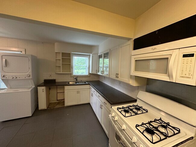 Photo - 2888 Midland Ave