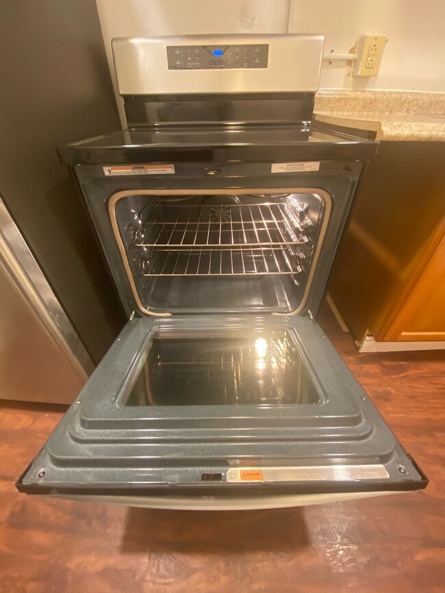 Photo - 817 Anaheim St