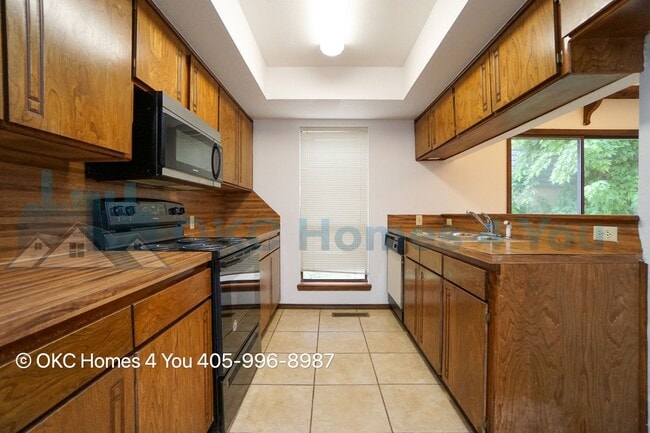 5915 Fox Run Way