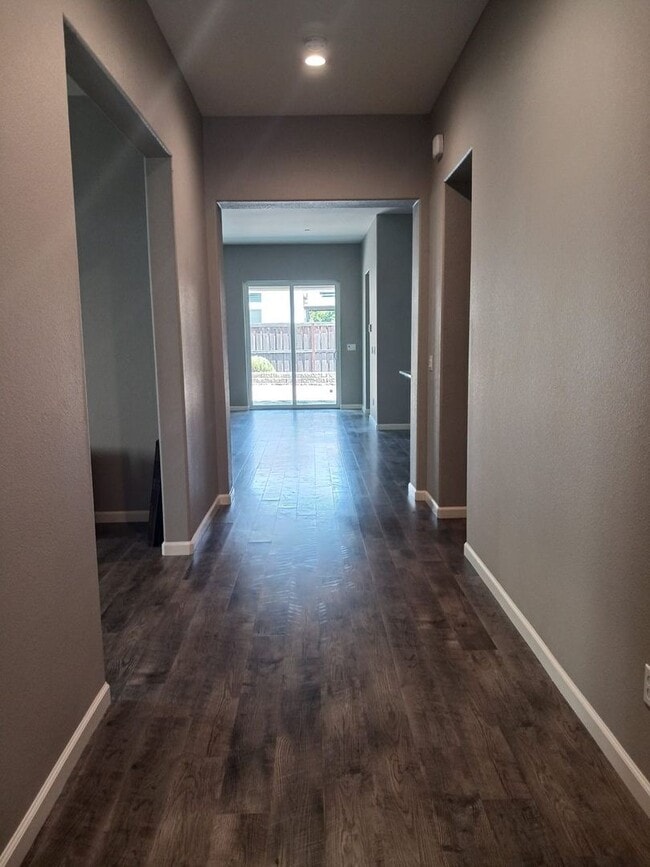 440 Dnieper River Way