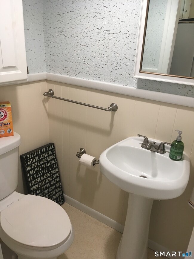 Photo - 82 Heritage Hill Rd Unit APT B