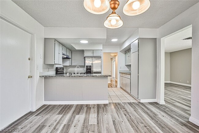 Photo - 1320 Robin St