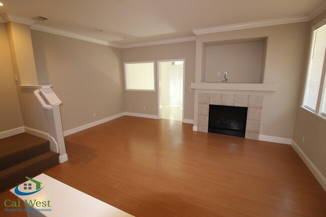 Photo - $4,095 - Beautiful 3bd/2.5ba Townhouse in the Palmia Community near Hwy 85 and Cottle!