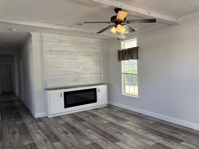 Photo - 515 Plymouth St