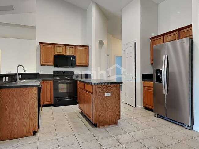 Photo - 2884 Alaskan Way