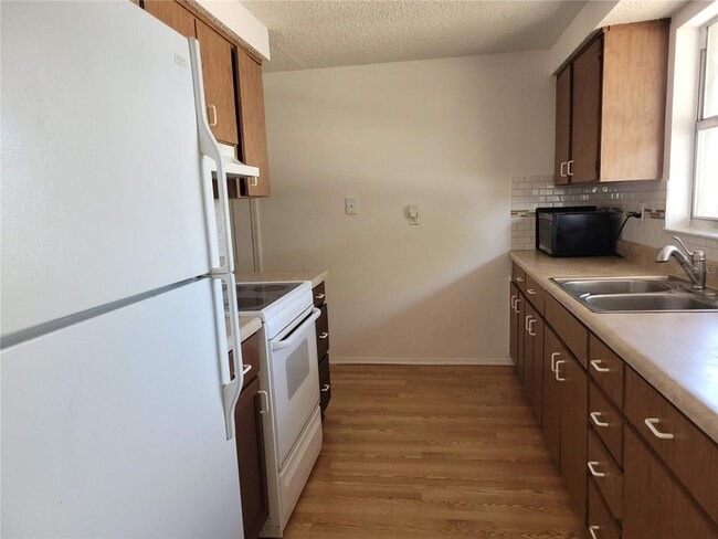 Photo - 6430 Lomand Ave