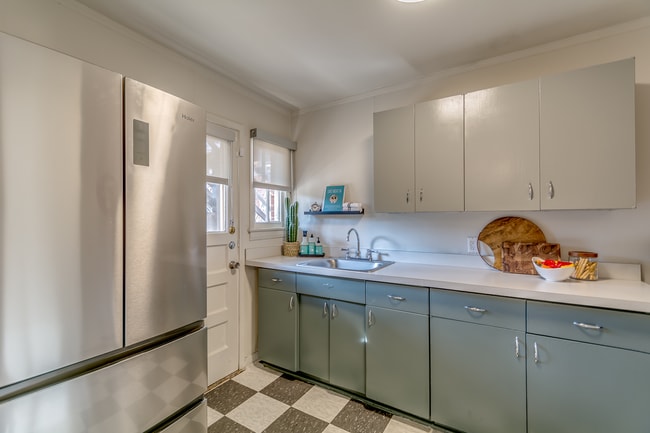 Photo - Hampton Plaza at Kessler Park