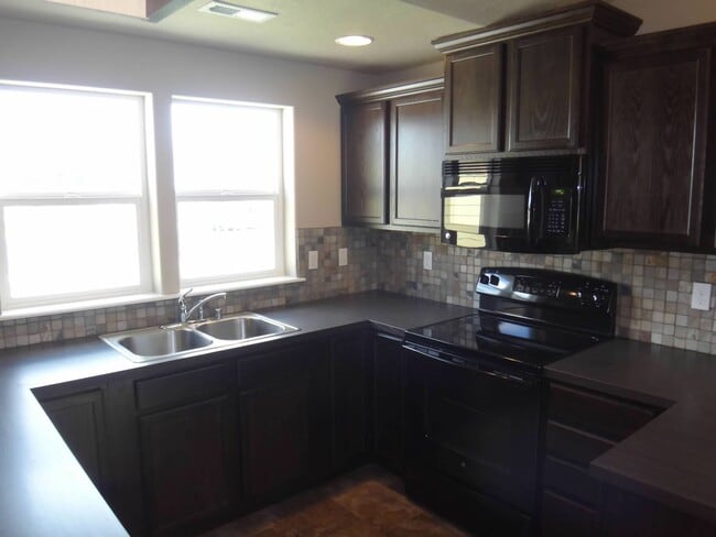 Photo - 2052 Alco Ave
