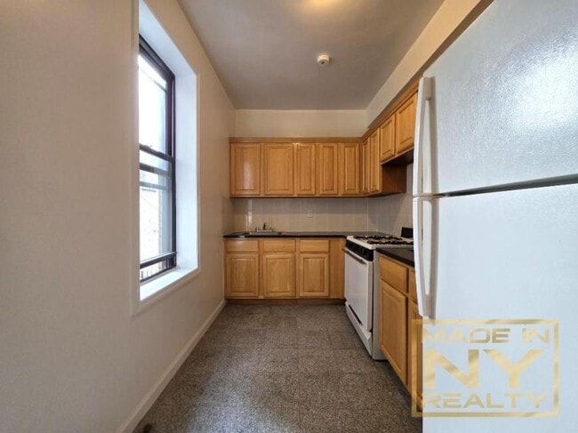 2 bedroom in SUNNYSIDE NY 11104 - 2 bedroom in SUNNYSIDE NY 11104 Condo Unit 2A