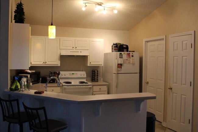 Photo - 4 Bedroom in Waterfront Subdivision!