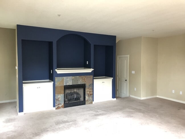 Photo - Modern Townhome Near Elmonica MAX – Minutes to Nike, Costco & Dining