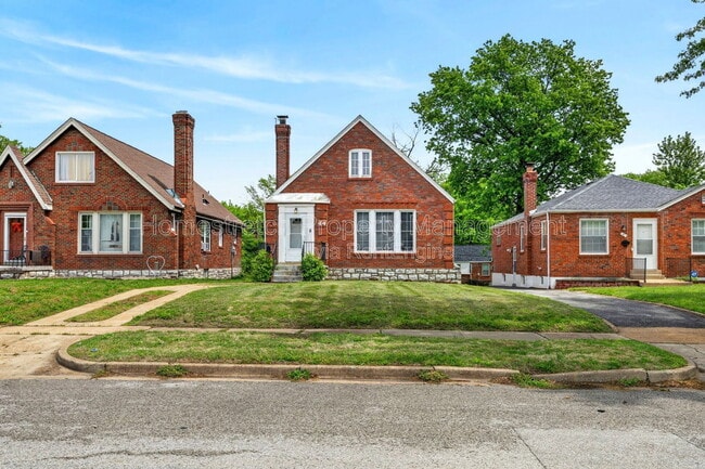 Building Photo - 44 Jendale Ct