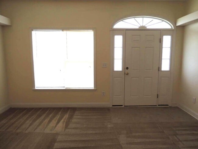 Photo - Beautiful Town Home in Tucker Creek