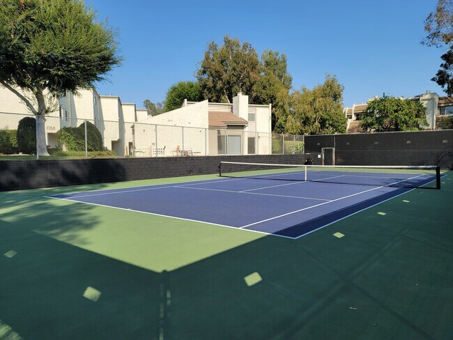 Tennis Court - 11824 Moorpark St Townhome