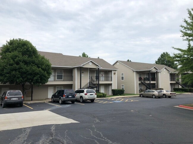 Building Photo - 1786 N Gregg Ave Unit 7
