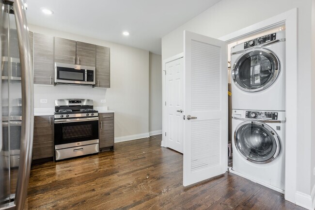 Photo - 2238 N Sawyer Ave Unit 2W