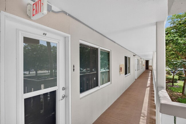 Building Photo - 3205 Portofino Point Unit C2
