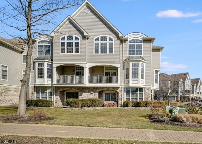 Building Photo - 103 Crown Ct