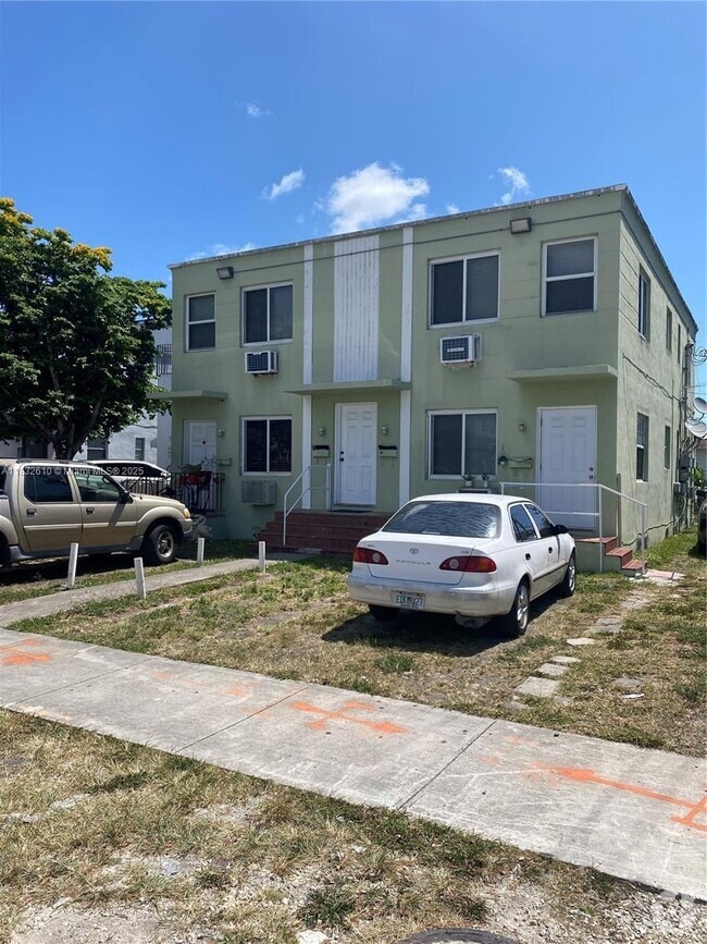 Building Photo - 711 SW 21st Ave Unit 0 Rental