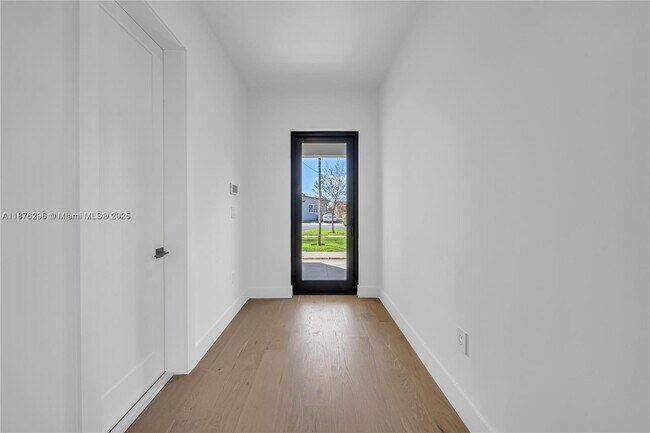 Photo - 3327 SW 24th St