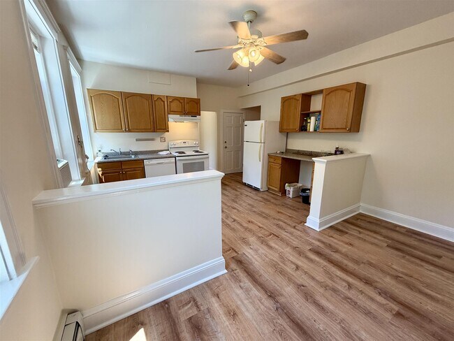 Photo - 1010 Cambridge St Unit 2R