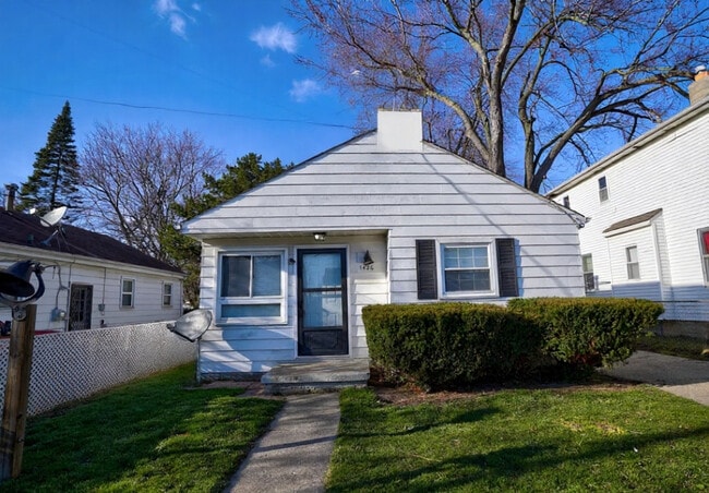 Photo - Cozy 2BR Home in Flint with Central AC, Washer/Dryer & Pet-Friendly for Only $800/Month!
