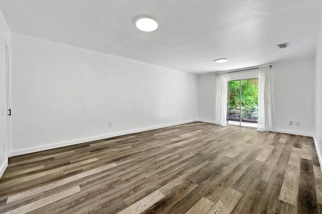 Photo - 1706 Elmhurst Dr