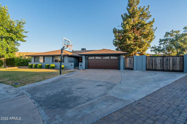 Photo - 4026 S Holbrook Ln