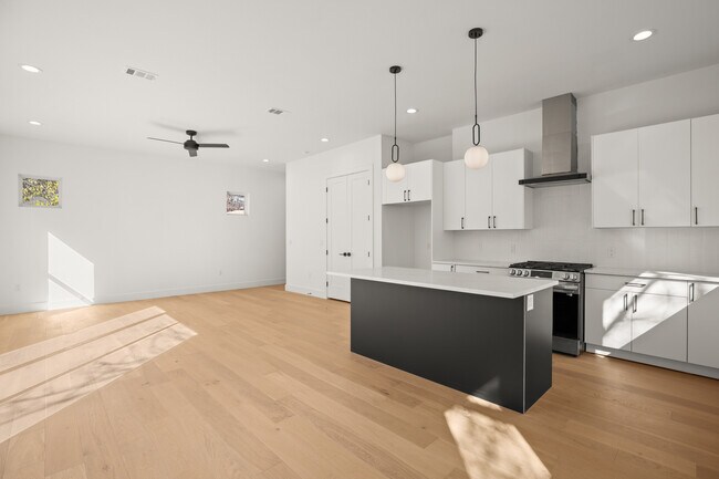 Photo - 2715 Sweeney Ln