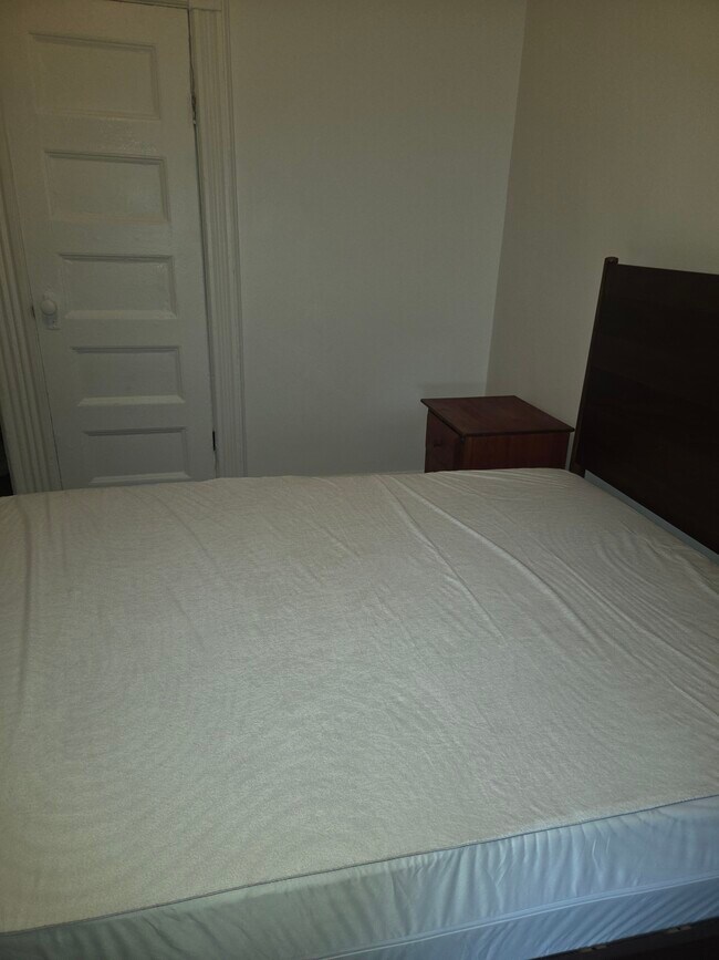 44 Union Ave Unit Vacantfrontroom