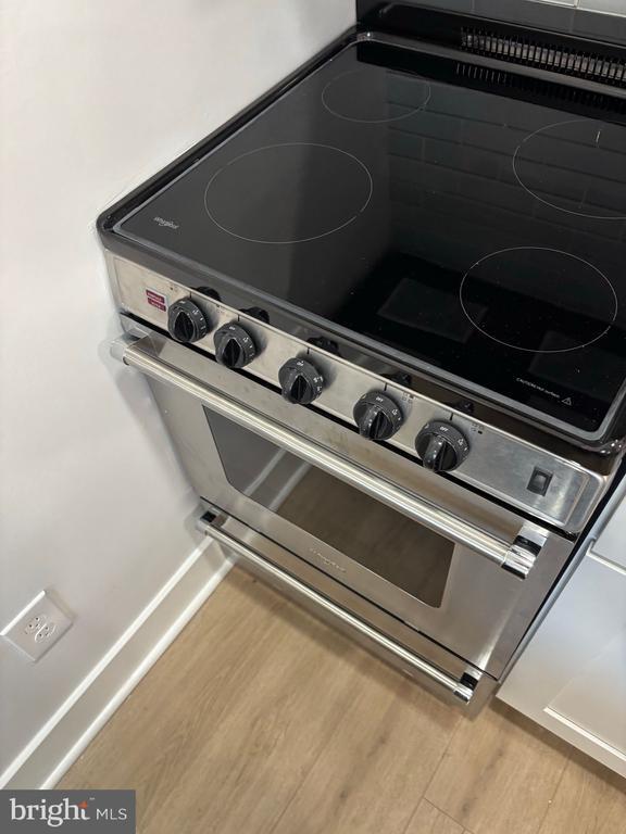 Photo - 1702 1/2-1702 10th St NW