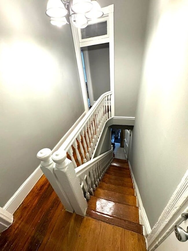 Photo - 331 E St NE Unit 2