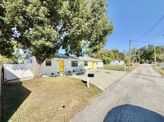 Photo - 5212 Peach Ave