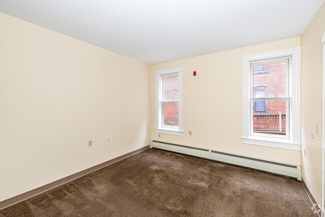 2BR, 1BA - Bedroom - Brick Hollow