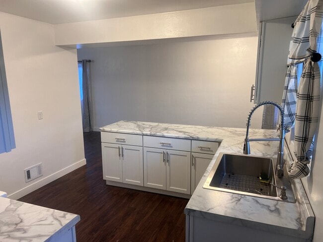 Photo - 738 South St