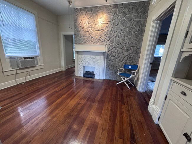 Photo - 114 NE Tuscawilla Ave