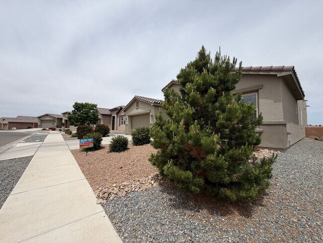 Photo - Luxury Single Story 3 Bedroom Plus Office / Sitting Room Recent Construction Available in Exclusi...