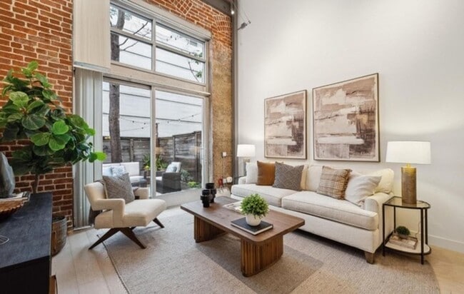 Historic Brick and Timber Live/Work Loft 1... - Historic Brick and Timber Live/Work Loft 1... Unit 109