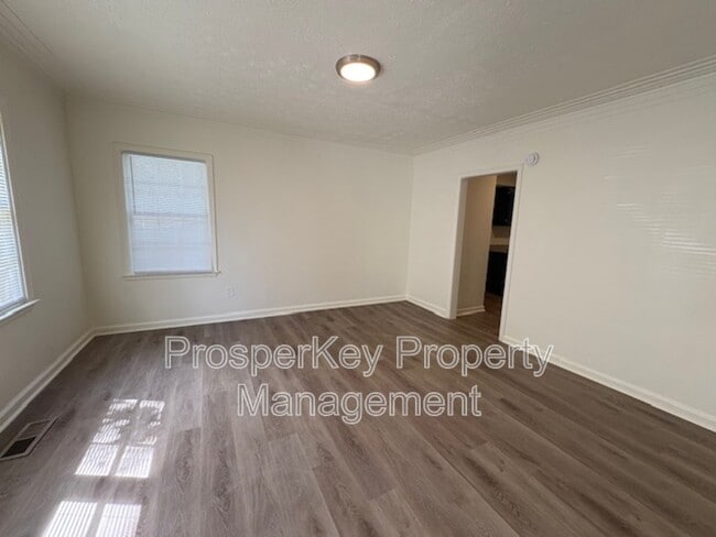 Photo - 2135 Avalon Rd