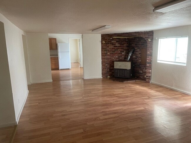 Photo - Large downstairs 4 Bedroom apartment in Winston
