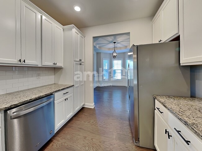 Photo - 102 White Ash Ln