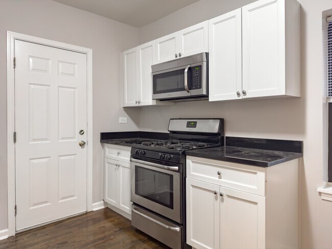 Photo - 5746 N Winthrop Ave Unit 302